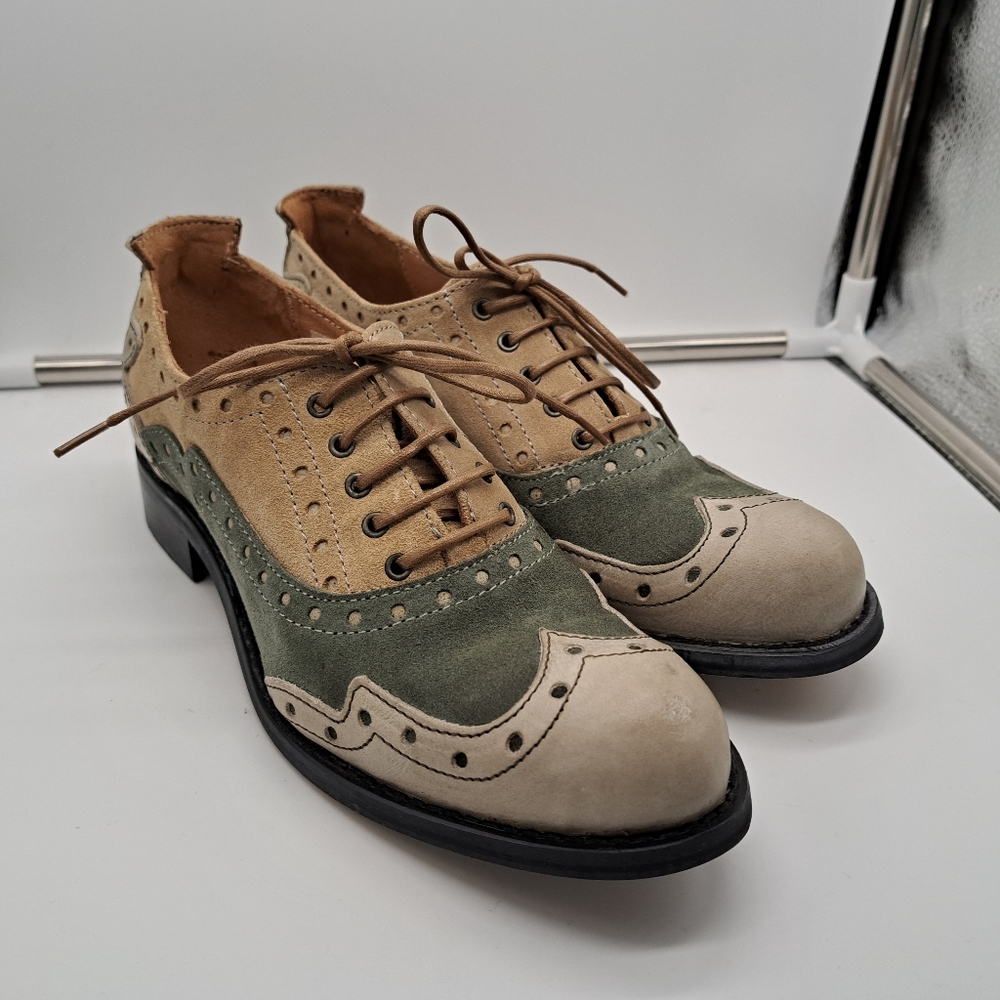 John Fluevog Amanda grey/tan wash women's brogue wingtips size 7 US